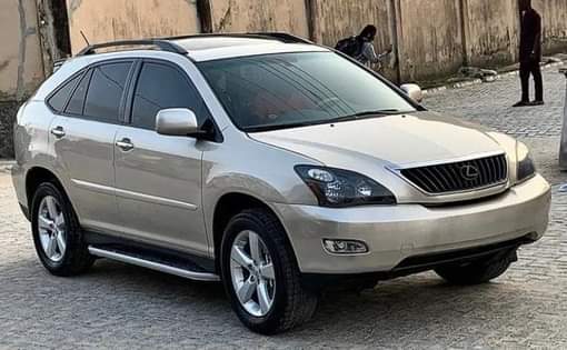 A picture of Lexus RX 350