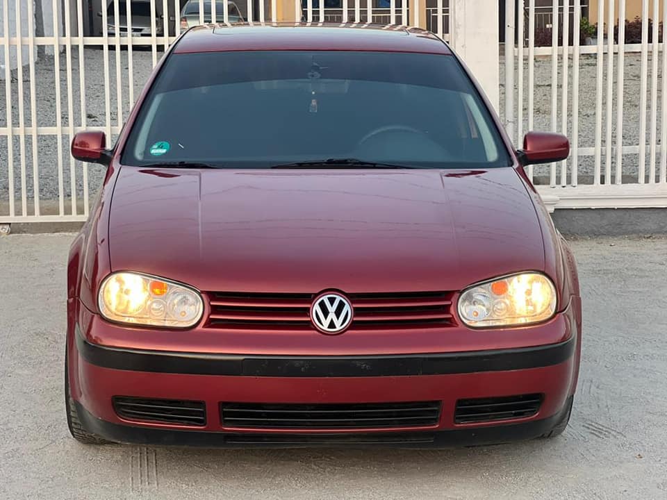 A picture of EXTREMELY CLEAN GOLF 4 FEW MONTHS USED AUTOMATIC TRANSITION WITH