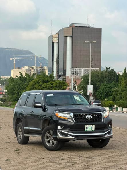 A picture of Toyota prado