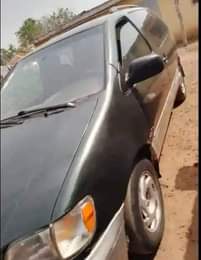 A picture of 1999 Toyota sienna 1999
