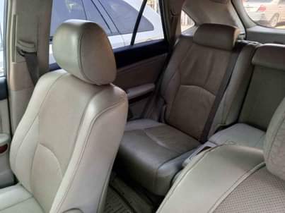 A picture of Lexus RX330