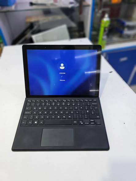 A picture of Dell latitude 5290 2 in 1