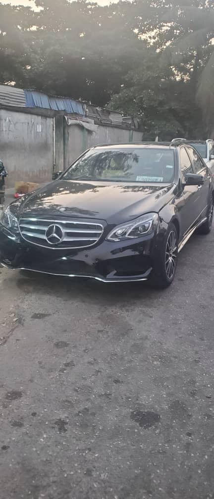 A picture of E350 2011