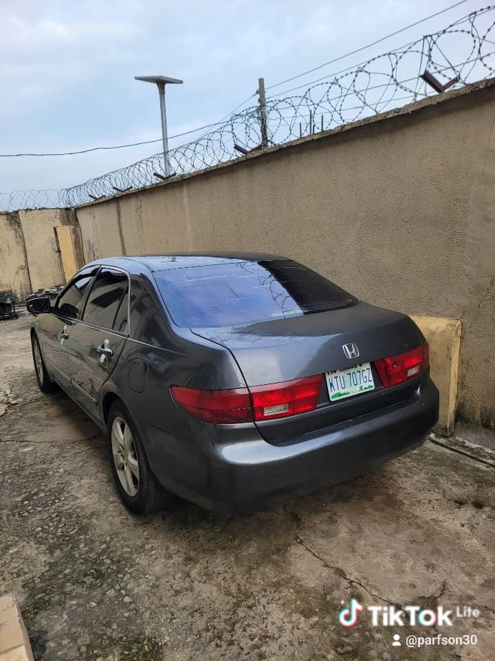 A picture of 2005 Honda Accord