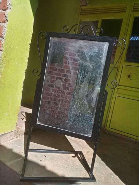 A picture of Dressing mirror