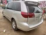 A picture of Toyota Sianna 04