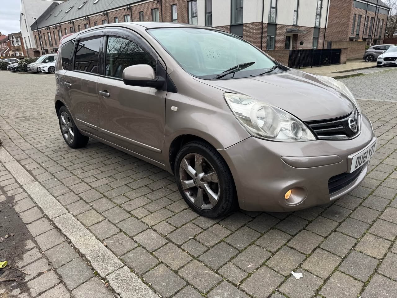 nissan note