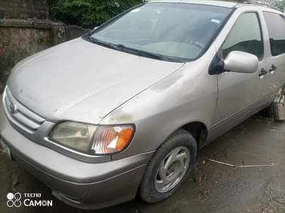 A picture of TOYOTA SIENNA 2002 ACTIVE POWER DOORS 6PLUG ENGINE AND GEARBOX
