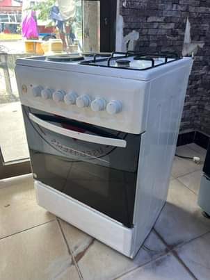 A picture of Jiko kubwaa plate 4 2umeme 2 gass Bei 285000 Pigaa