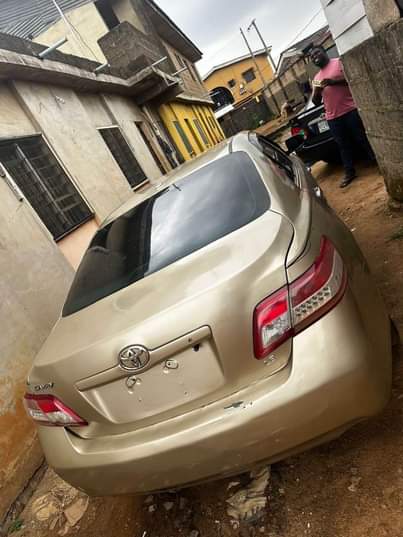 A picture of 2010 Toyota Camry registered Everything intact