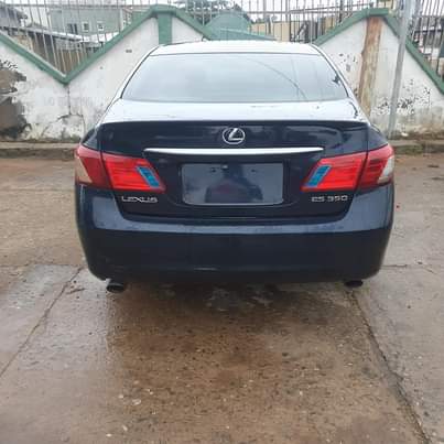 A picture of LEXUS ES350