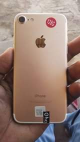 A picture of PHONE 7 PLAIN GB 128 KILA KITU KIKO SAWA HAINA