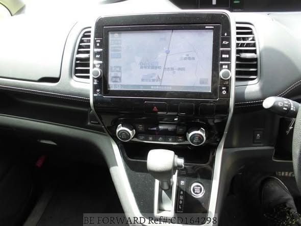 A picture of 2017 Nissan serena