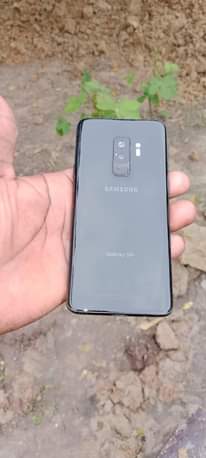 A picture of Samsung s9 