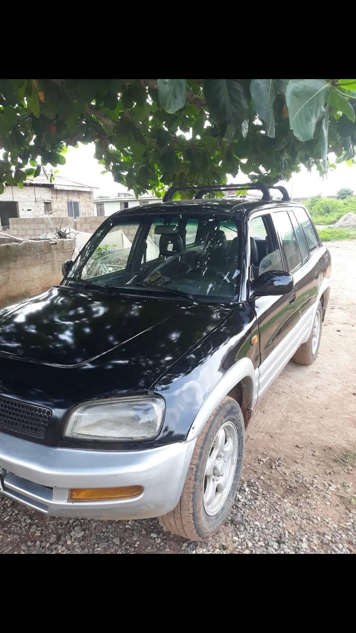 A picture of 2000 Toyota rav4