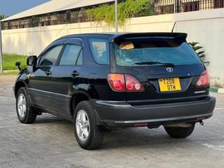 A picture of Toyota Harrier
