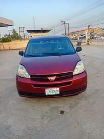A picture of 2005 Sienna