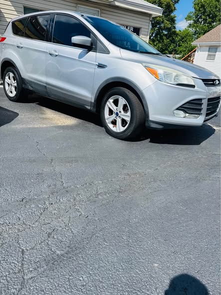 A picture of 2016 Ford escape