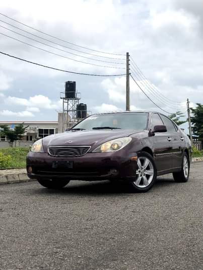 A picture of A super clean Local used Lexus ES 2005 model with