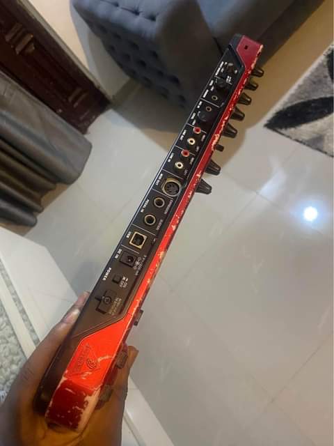 A picture of USED Midi Keyboard Piano controller