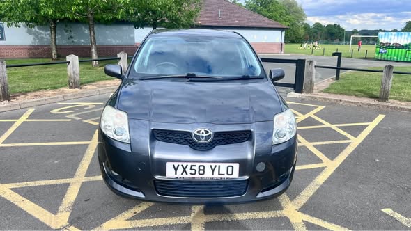 toyota auris