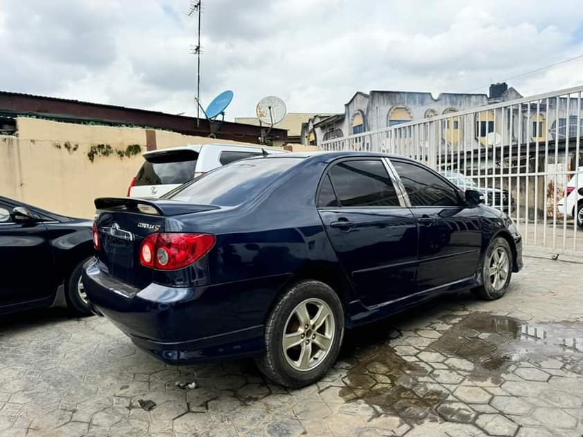 A picture of 04 COROLLA SPORT 4M