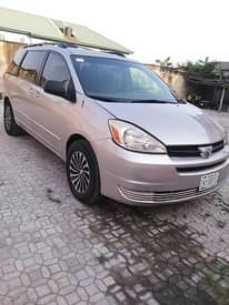 A picture of 2005 toyota sienna neatly used absolutely nothing to fixed Everything