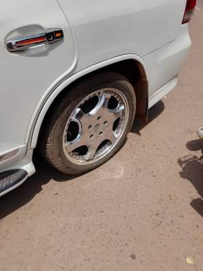 A picture of Land cruiser V8 on sale Modal 2010 0701812436