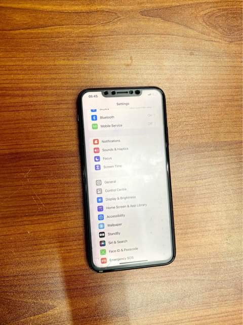 A picture of Iphone 11 pro max