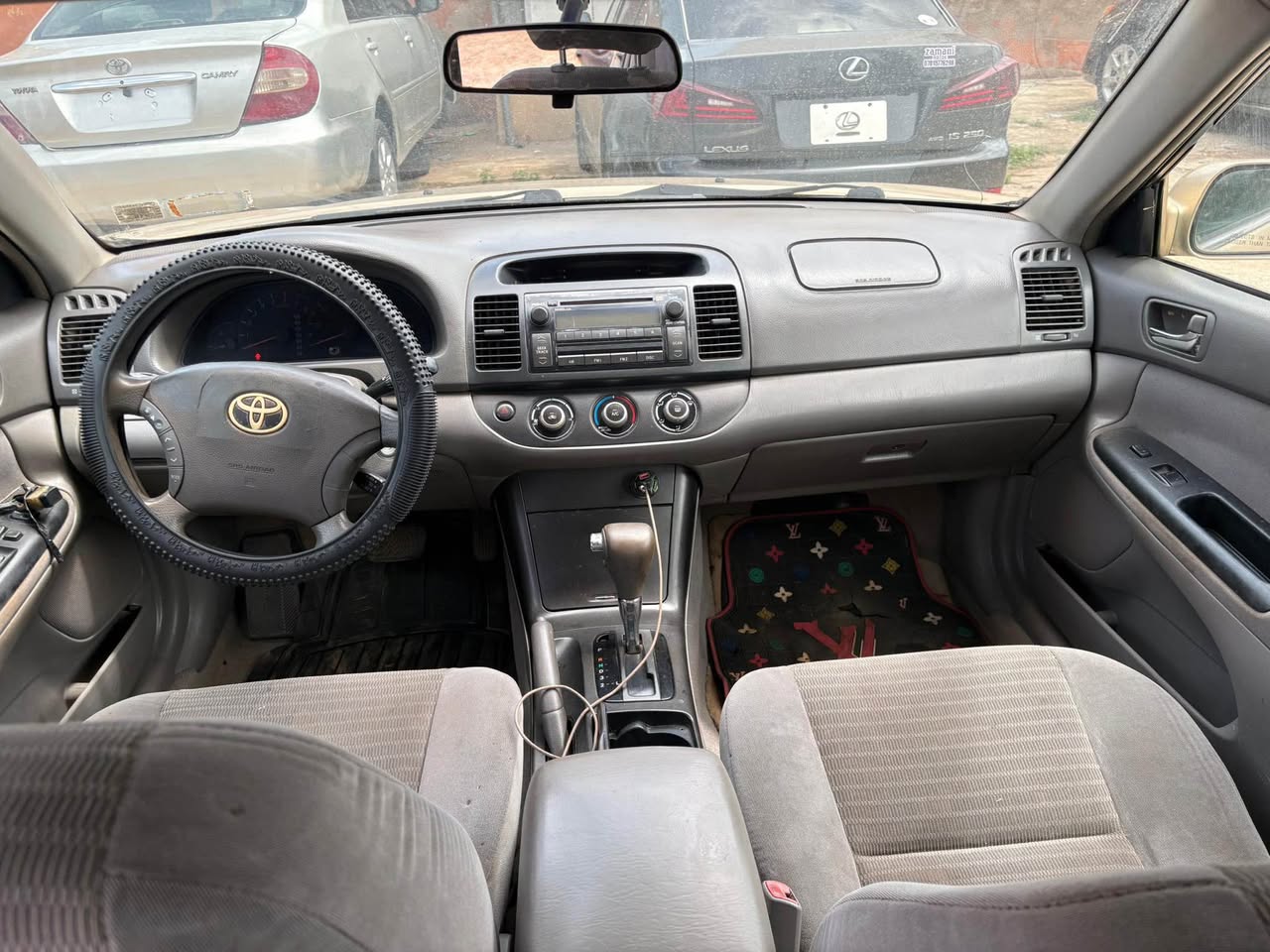 A picture of TOYOTA CAMRY 2006