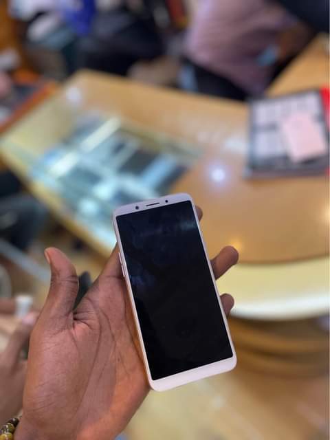 A picture of Oppo a83