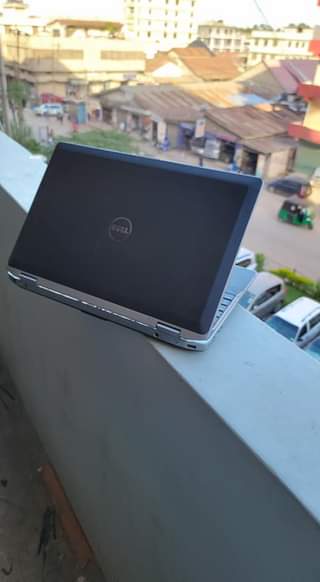 A picture of Dell latitude Intel core i5 4ram 500 hdd
