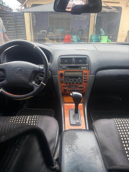 A picture of Lexus ES300 2002