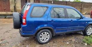 A picture of Cr v Honda and Ford focus right hand drive