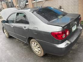 A picture of Dealer market 2005 corolla gear ac untouched Engine is tapping