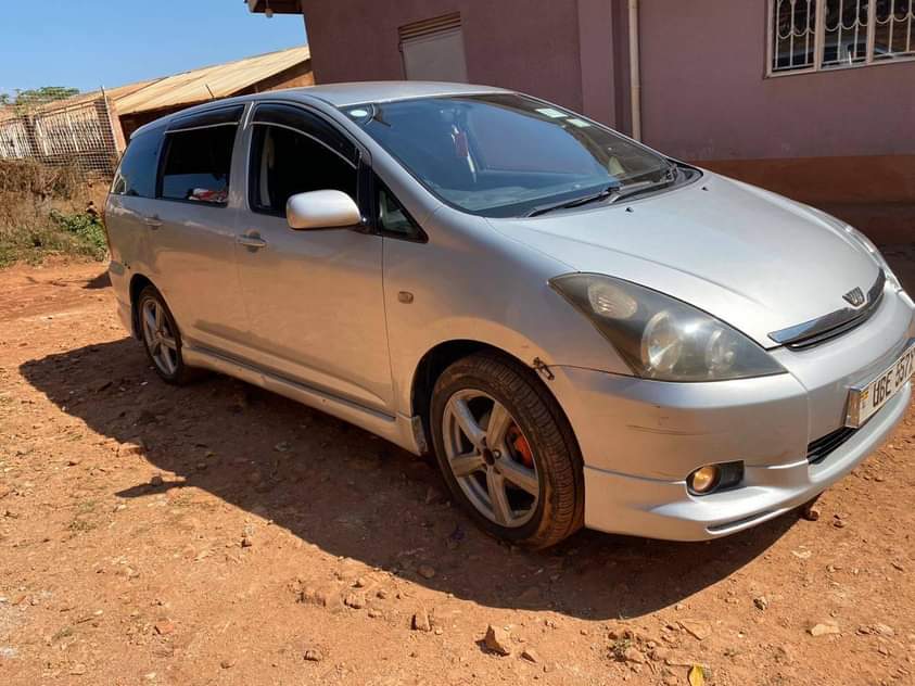 A picture of Toyota wish 1.8cc 18.5m