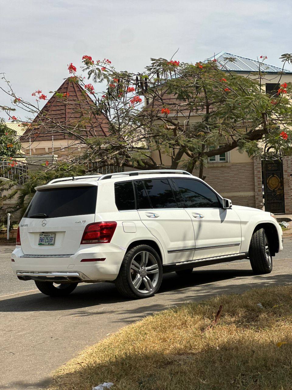 A picture of 2014 GLK350