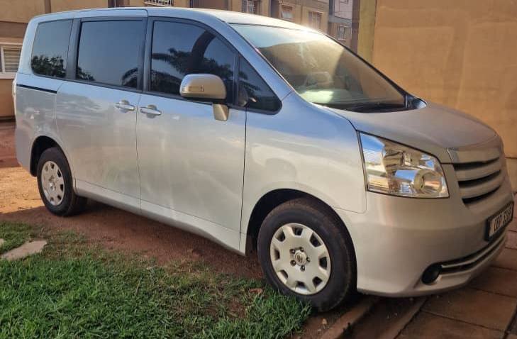 used toyota noah
