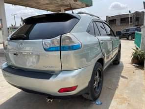 A picture of Rx 330 Lexus 2006 registered nothing to fixed just buy