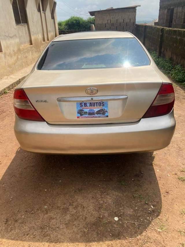 A picture of 2004 Toyota Camry 08069525376