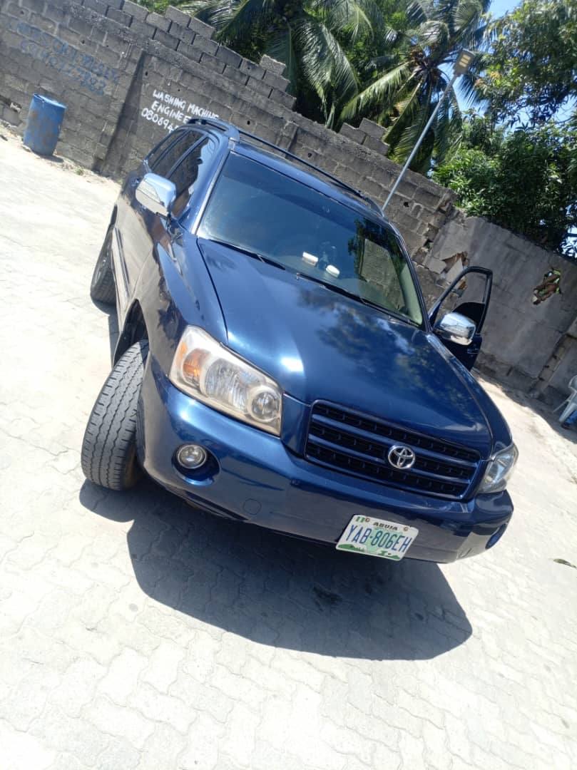 A picture of Toyota Highlander 2003
