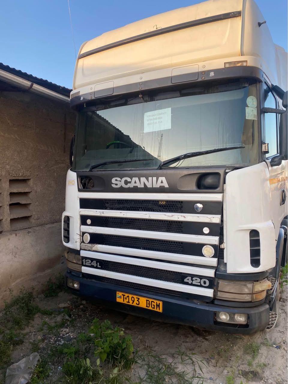 A picture of 60m truck and trailer
