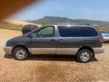 A picture of Toyota Sienna 2002