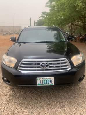 A picture of Toyota Highlander 2008 model 4 sale Super Clean body and