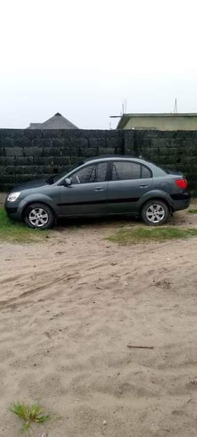 A picture of Kia Rio automatic