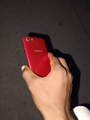 A picture of Oppo A83