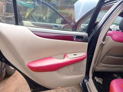 A picture of Lexus es330
