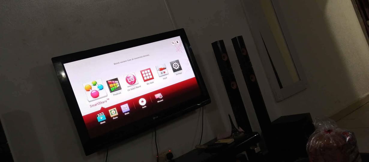 A picture of LG 42inches plasma tv