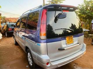 A picture of Toyota Noah