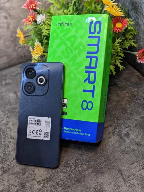 A picture of Infinix smart8 smart 7 plus 0676175260